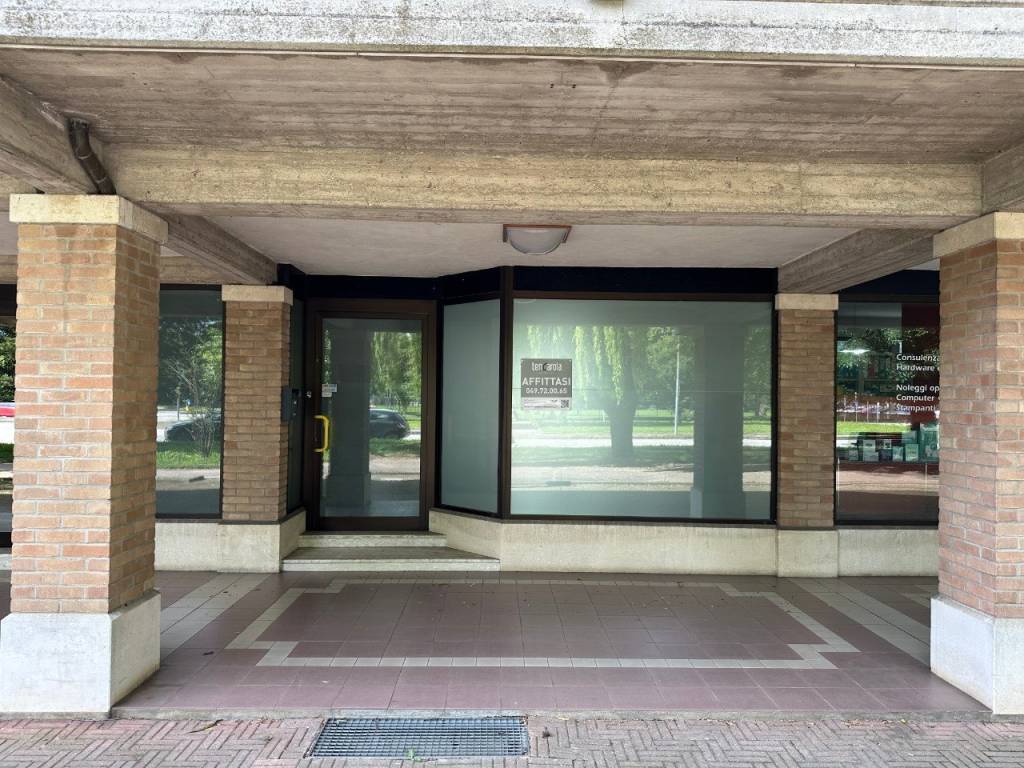 Immobile a Selvazzano dentro in Piazzetta Aldo Moro, 14 - Foto 2