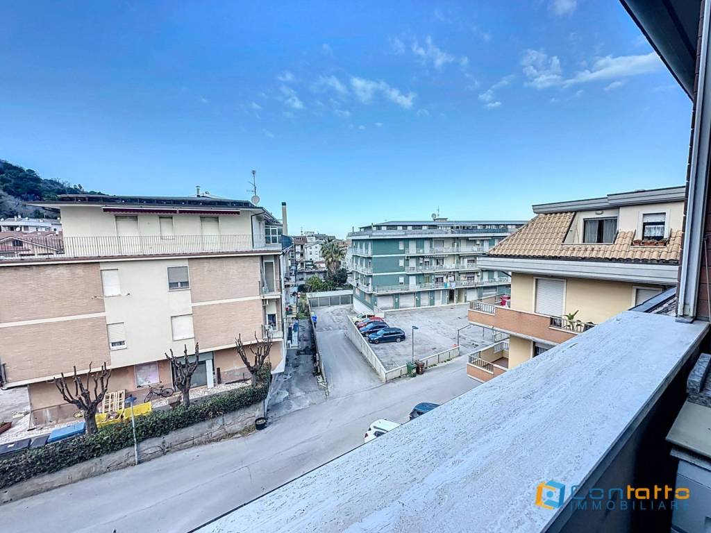 Attico / mansarda a Cupra marittima in VIA U. FOSCOLO, 4 - Foto 5