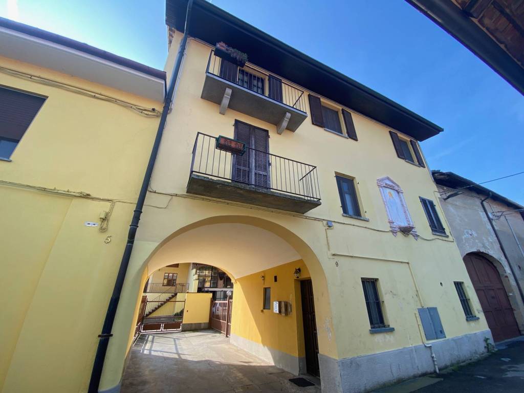 Appartamento a Caramagna piemonte in Vicolo Addolorata, 9 - Foto 2