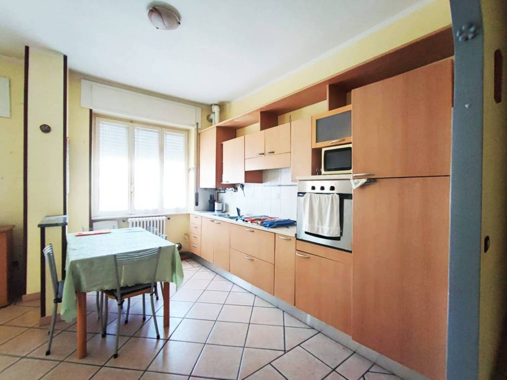 Appartamento a Arona in Via Vittorio Veneto, 11 - Foto 2