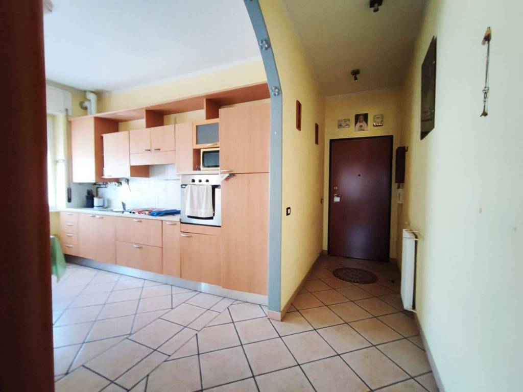 Appartamento a Arona in Via Vittorio Veneto, 11 - Foto 3