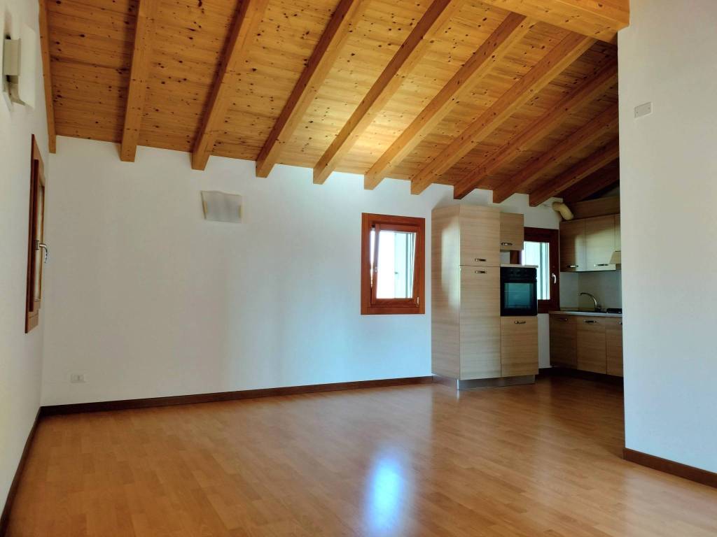 Appartamento a Cordenons in Piazza San Pietro - Foto 2