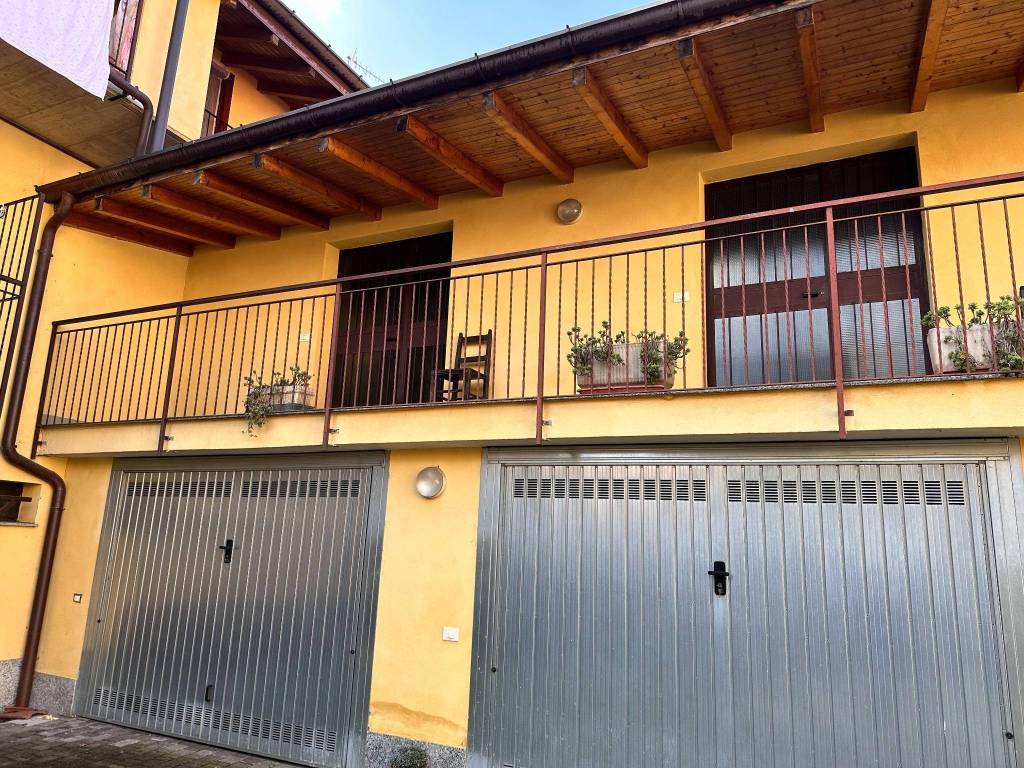 Appartamento a Vedano olona in Via Camillo Benso di Cavour - Foto 2