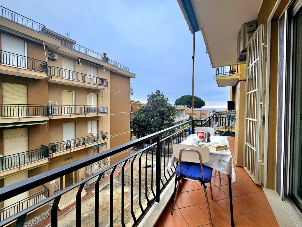 Appartamento a Pietra ligure in Via Privata Canneva, 41 - Foto 3