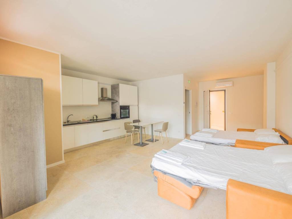 Appartamento a Desenzano del garda in Viale Francesco Agello - Foto 2