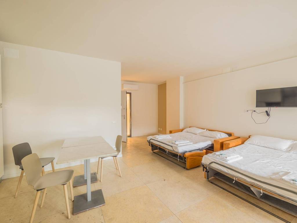 Appartamento a Desenzano del garda in Viale Francesco Agello - Foto 3