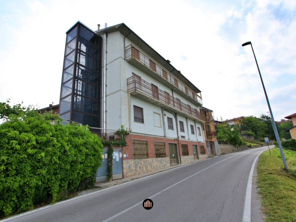 Palazzo / stabile a Belvedere langhe in Via Pietro Donadei, 13 - Foto 2