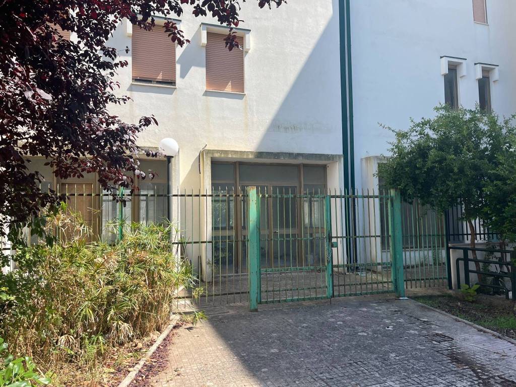 Palazzo / stabile a Lesina in Viale del Sole, 48 - Foto 3