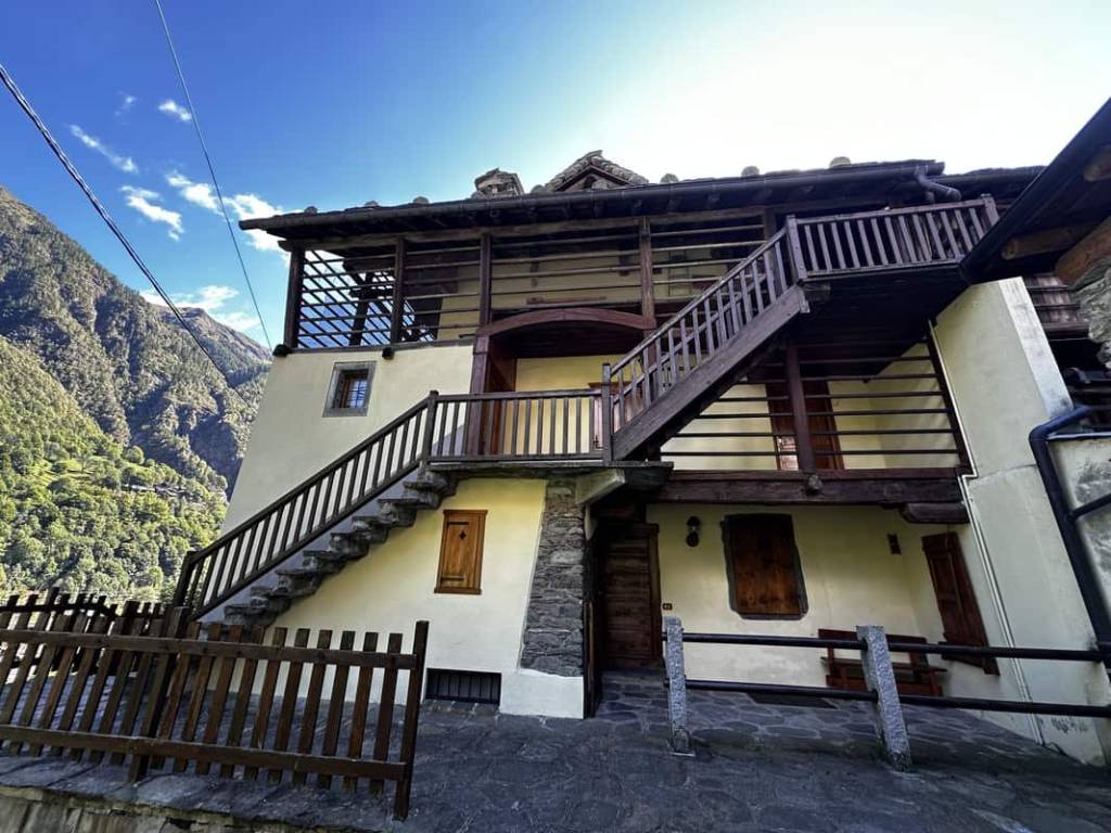 Attico / mansarda a Alagna valsesia in via p. graulo 3 - Foto 2