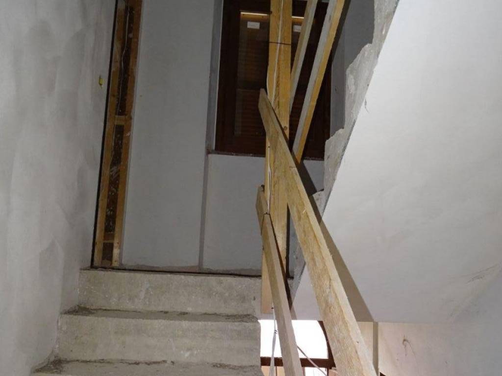 Casa indipendente a Fabriano in Piazzale Giambattista Miliani - Foto 4