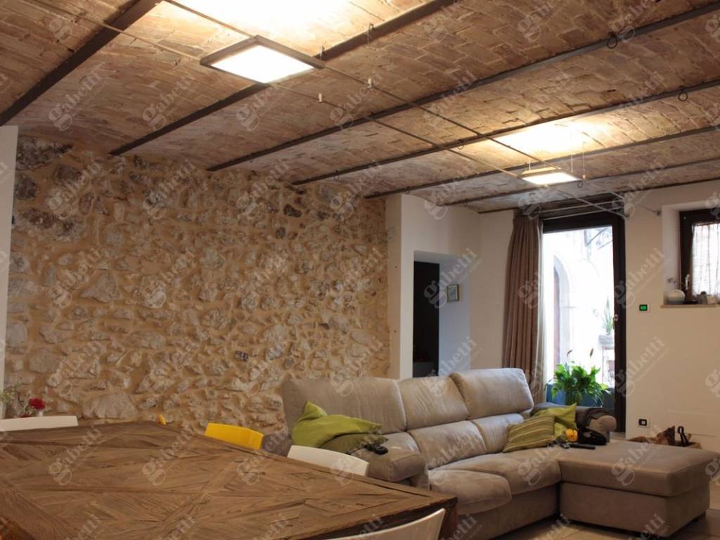 Casa indipendente a Isernia in C.so Risorgimento, 35 - Foto 2
