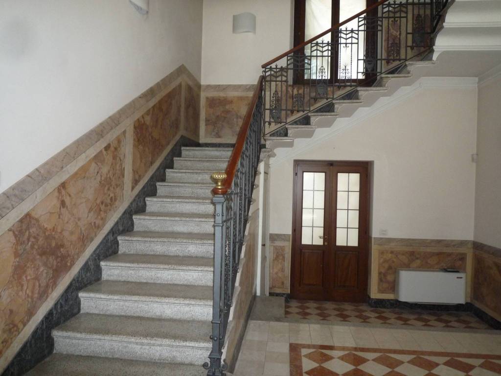 Villa a Jerago con orago in Via Cesare Battisti, 21 - Foto 5