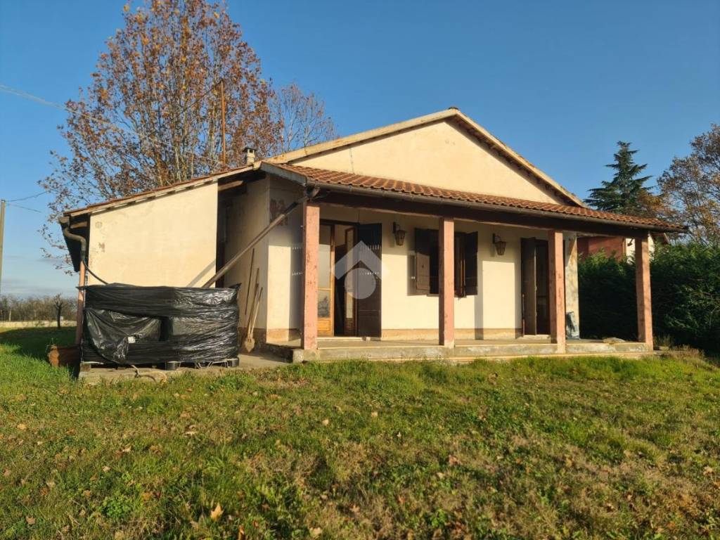 Casa indipendente a Bra in STRADA DELLA CICALA, 7 - Foto 4