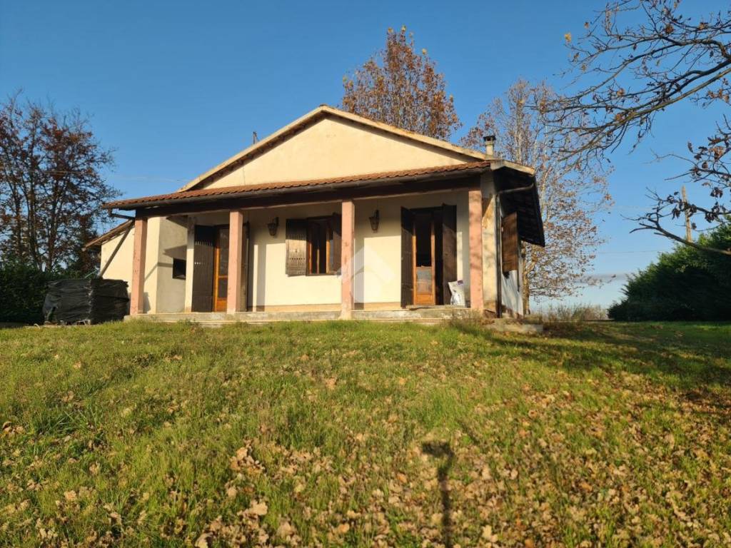 Casa indipendente a Bra in STRADA DELLA CICALA, 7 - Foto 5