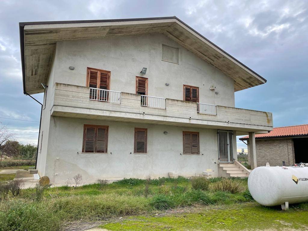 Villa a Martinsicuro in Strada Statale Adriatica, 75 - Foto 2