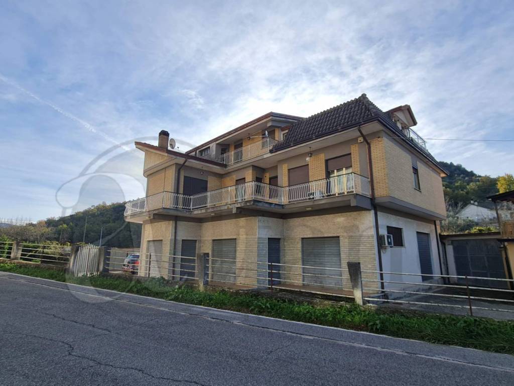 Villa a Rocca d'arce in Via Santa Lucia - Foto 3