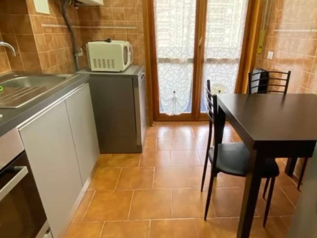 Appartamento a Novara in Viale Giulio Cesare - Foto 4