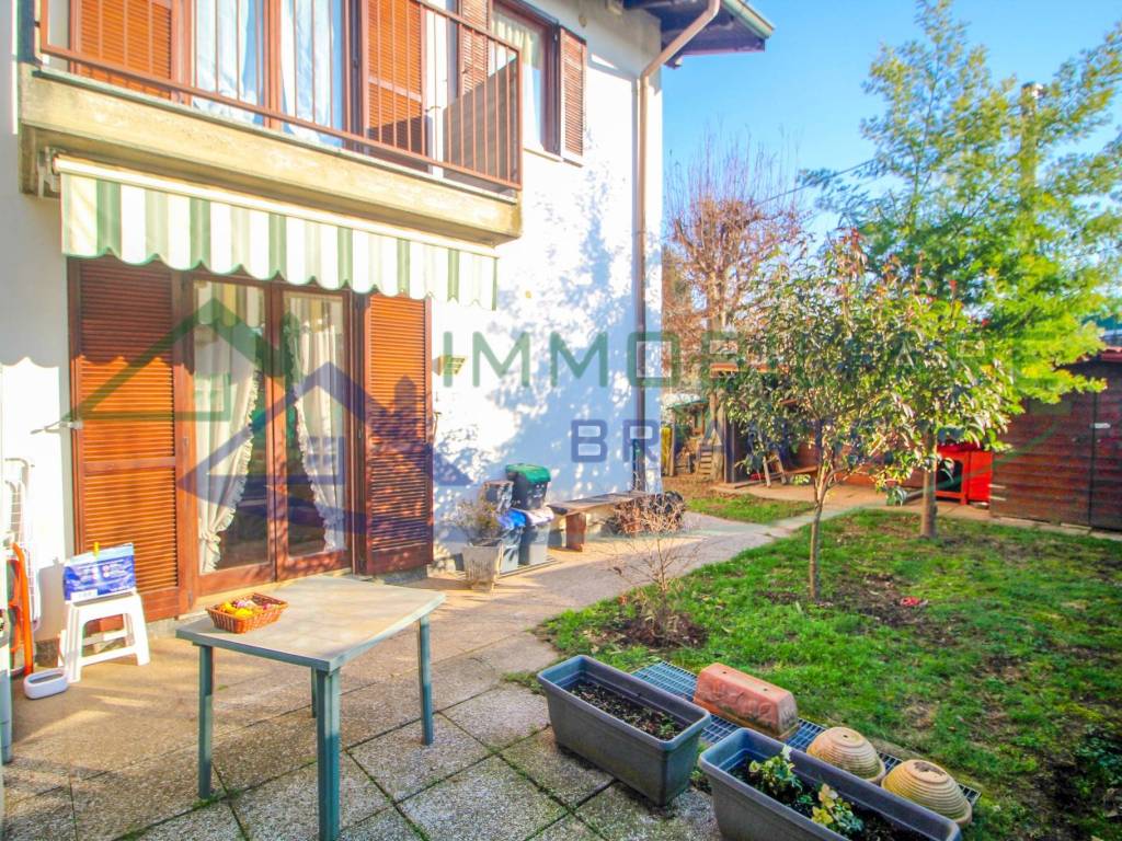 Villetta a schiera a Besnate in Via Giosuè Carducci - Foto 3