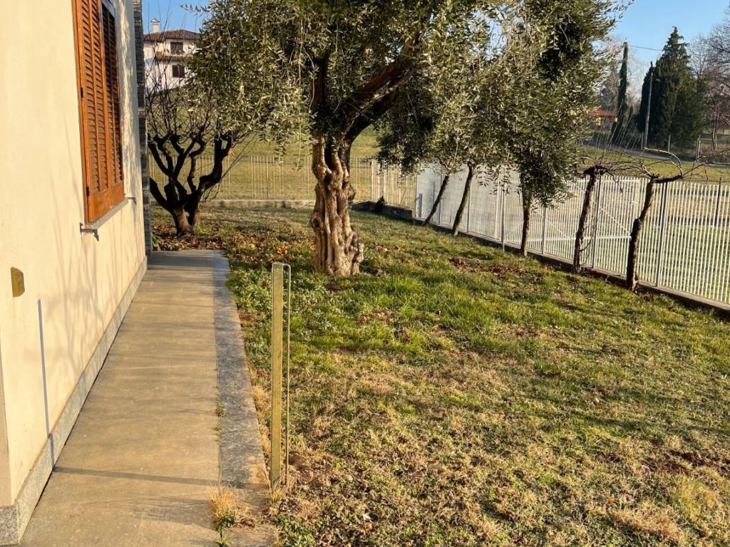 Villa a Sumirago in Via Enrico Fermi - Foto 3