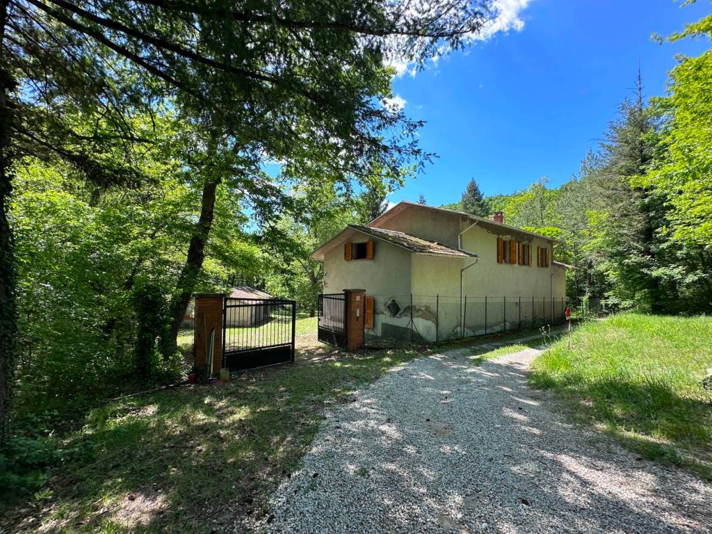 Villa a Pieve santo stefano in Via Alpe - Foto 3