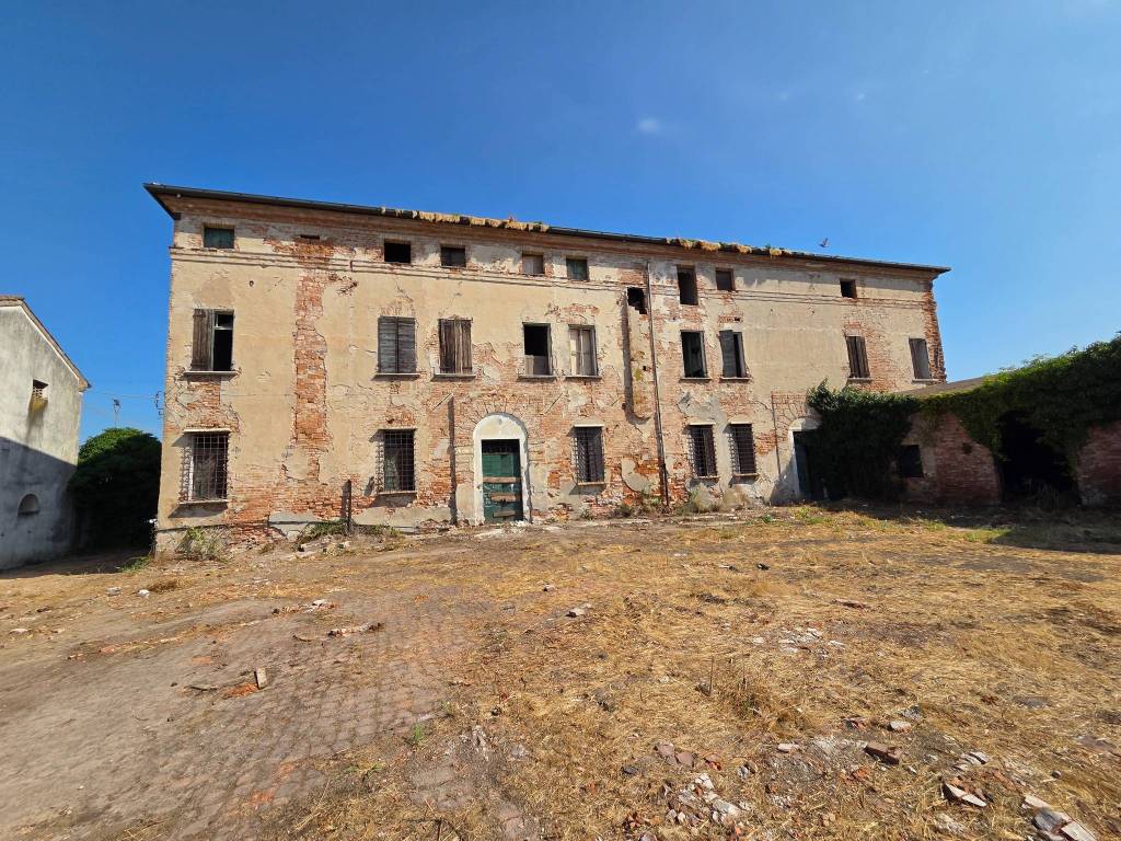 Palazzo / stabile a Legnago in Via Redentore, 12 - Foto 2