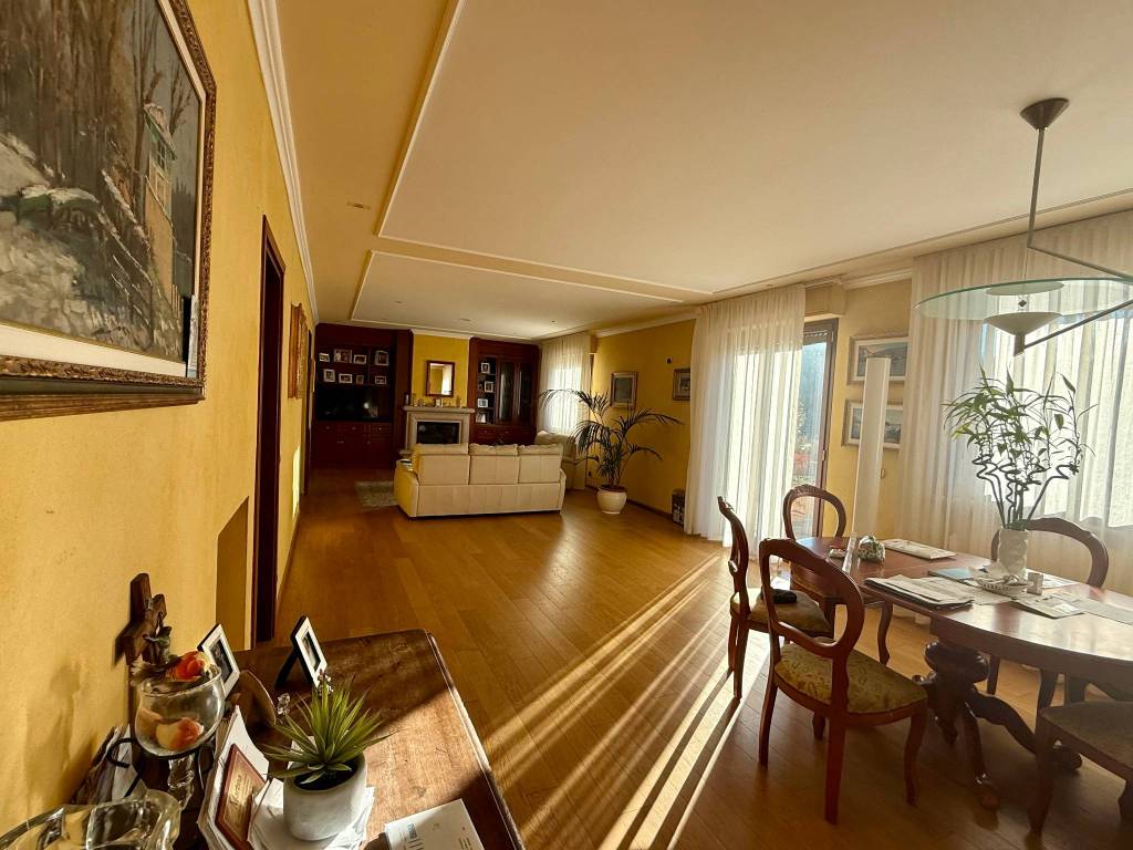 Villa a Arona in Via Alessandro Volta - Foto 2