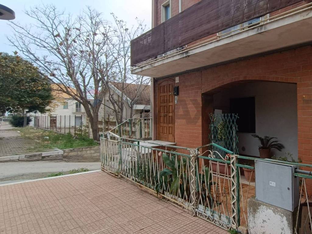 Casa indipendente a Castelluccio dei sauri in Via Roma, 65 - Foto 2