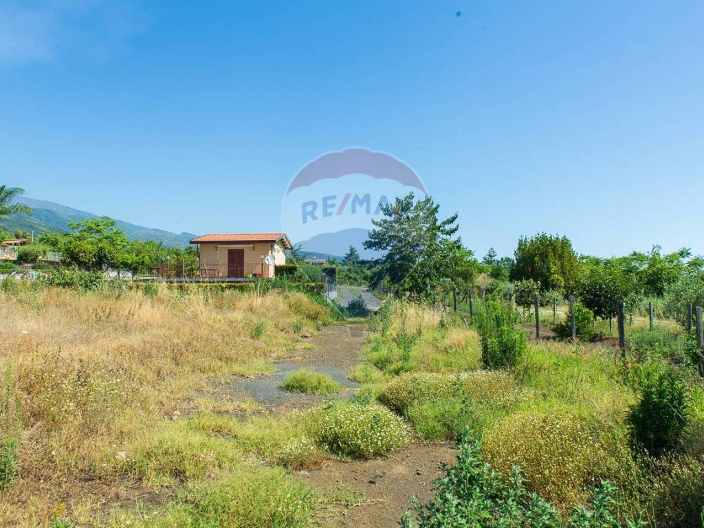 Terreno a Zafferana etnea in Via Armando Diaz, 206 - Foto 5
