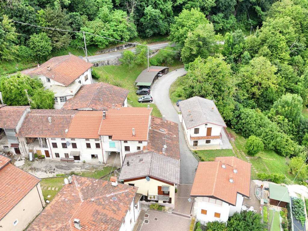 Casa indipendente a Velo d'astico in Località Padri, 2 - Foto 2