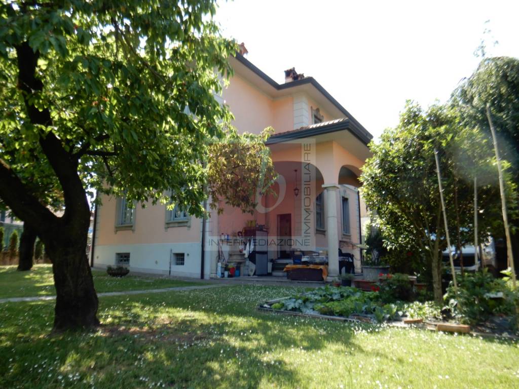 Villa a Cittiglio in Via Provinciale, 9 - Foto 2