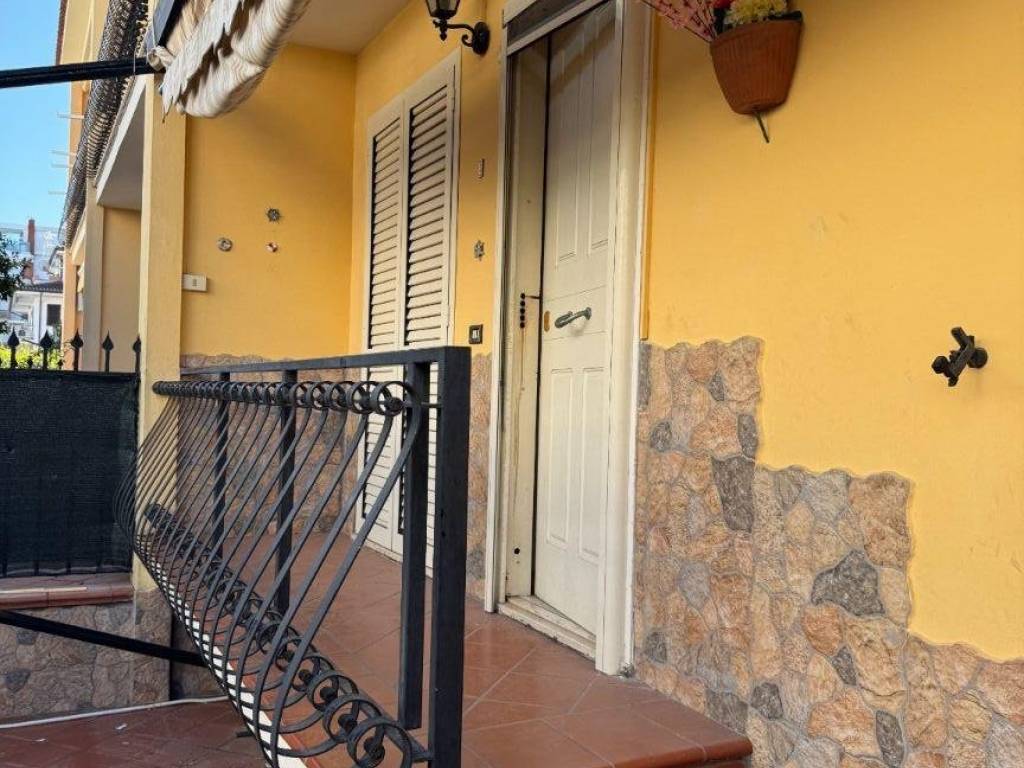 Villetta a schiera a Terracina in Via Friuli Venezia Giulia - Foto 2
