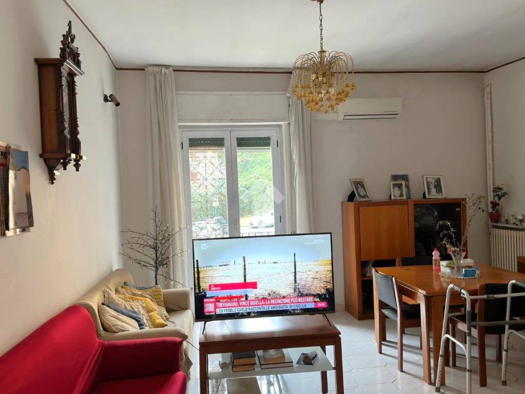 Appartamento a Napoli in Via Giuseppe Casciaro, 23 - Foto 2