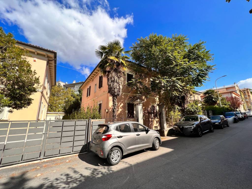 Villa a Fabriano in VIA CAPPUCCINI - Foto 2