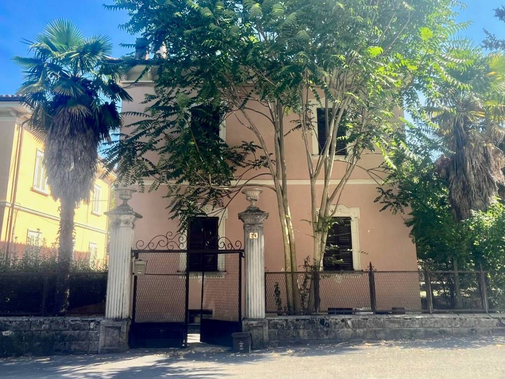 Villa a Fabriano in VIA CAPPUCCINI - Foto 3
