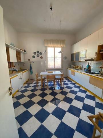 Appartamento a Ventimiglia in Piazza Cesare Battisti - Foto 3
