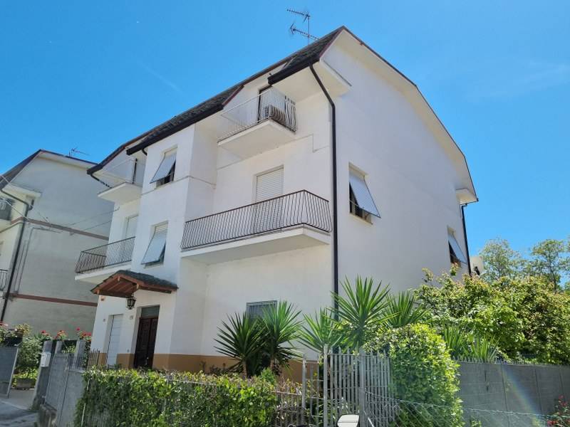 Casa indipendente a Corridonia in Viale Sant'Anna - Foto 2