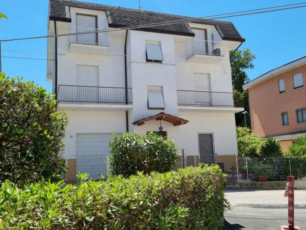 Casa indipendente a Corridonia in Viale Sant'Anna - Foto 3