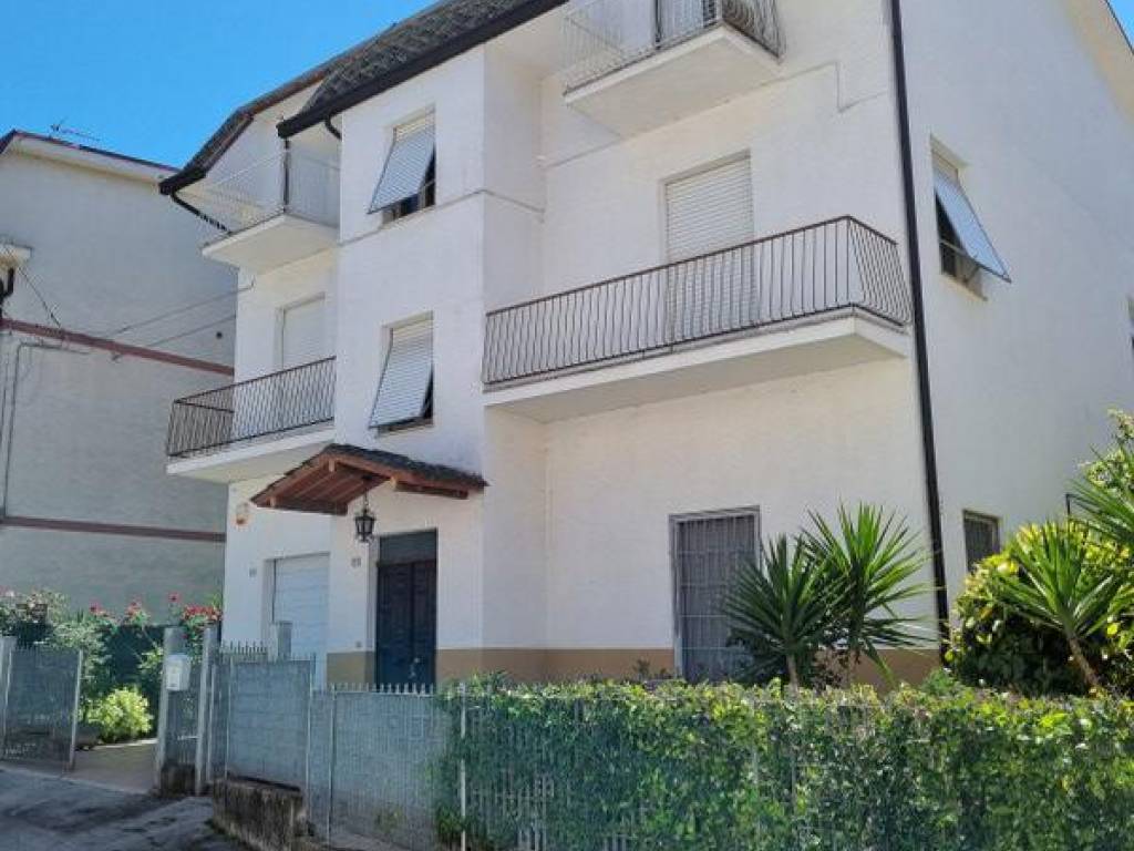 Casa indipendente a Corridonia in Viale Sant'Anna - Foto 4
