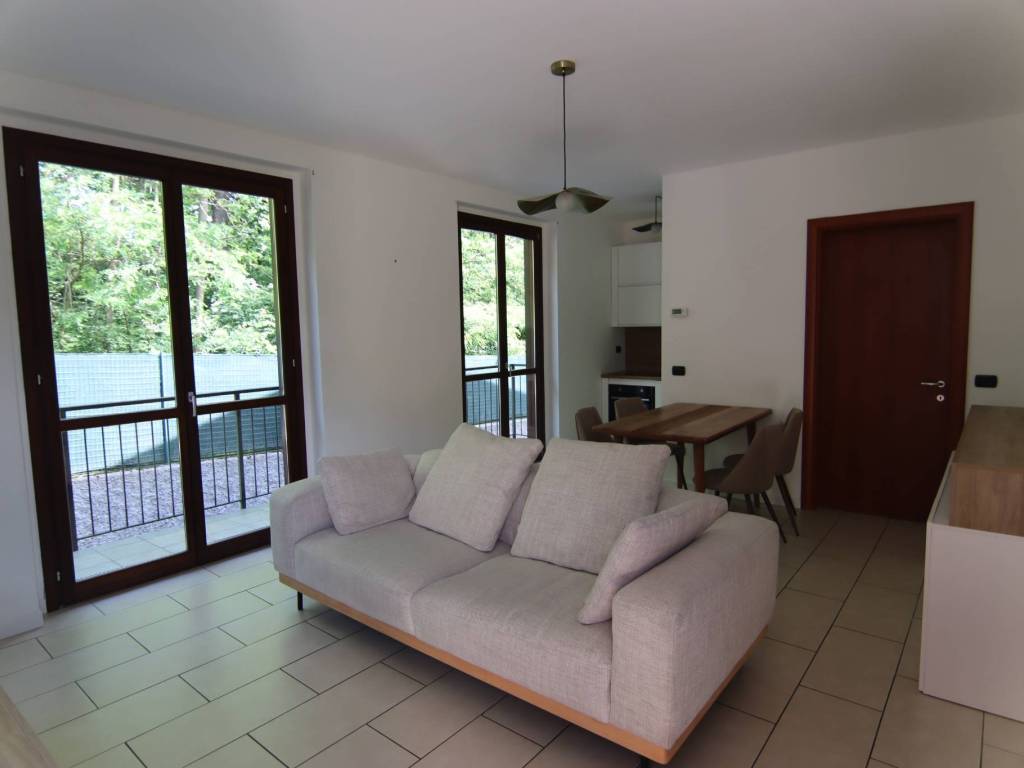 Appartamento a Olgiate comasco in Via Luigi Brugnatelli, 11 - Foto 2