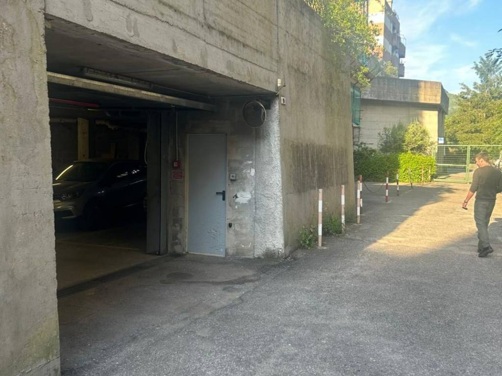 Box / garage a Genova in Via Ezio Lucarno - Foto 2