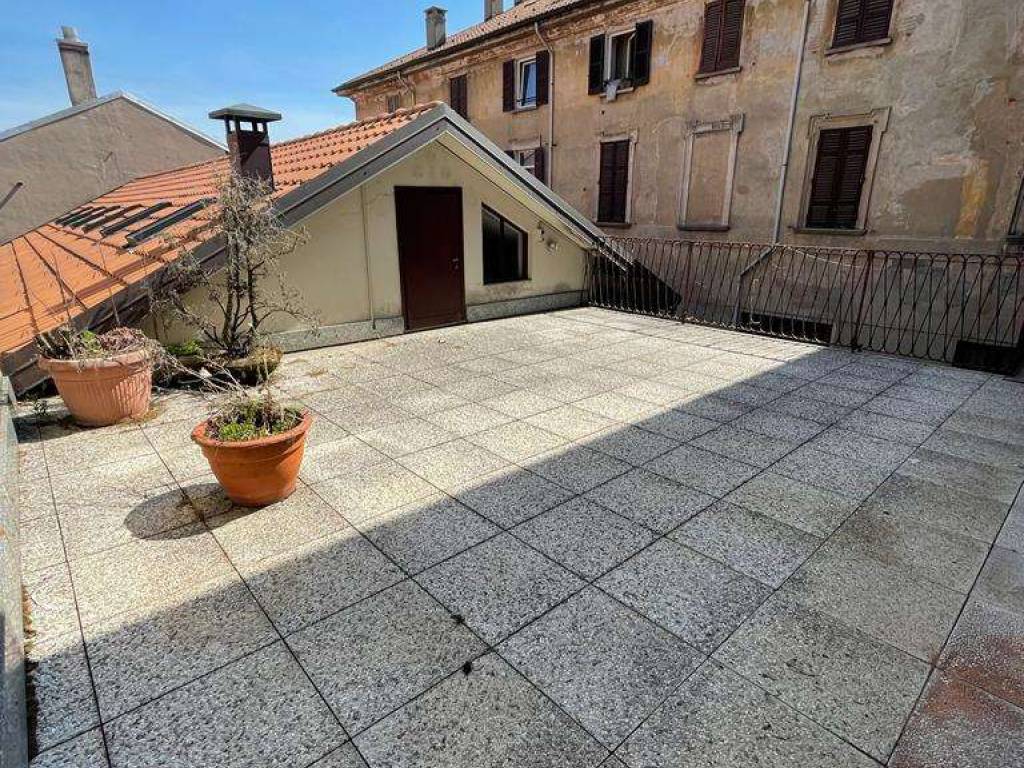 Appartamento a Borgomanero in CORSO CAVOUR - Foto 2