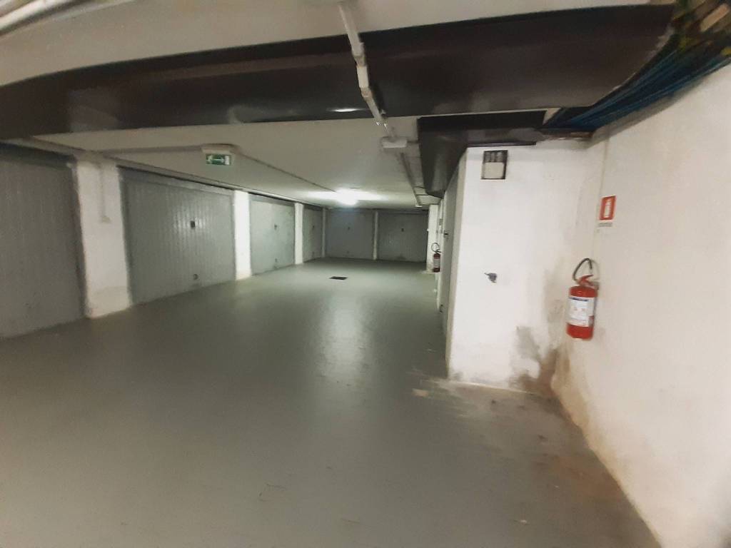 Box / garage a Rimini in Viale Giacinto Martinelli - Foto 4