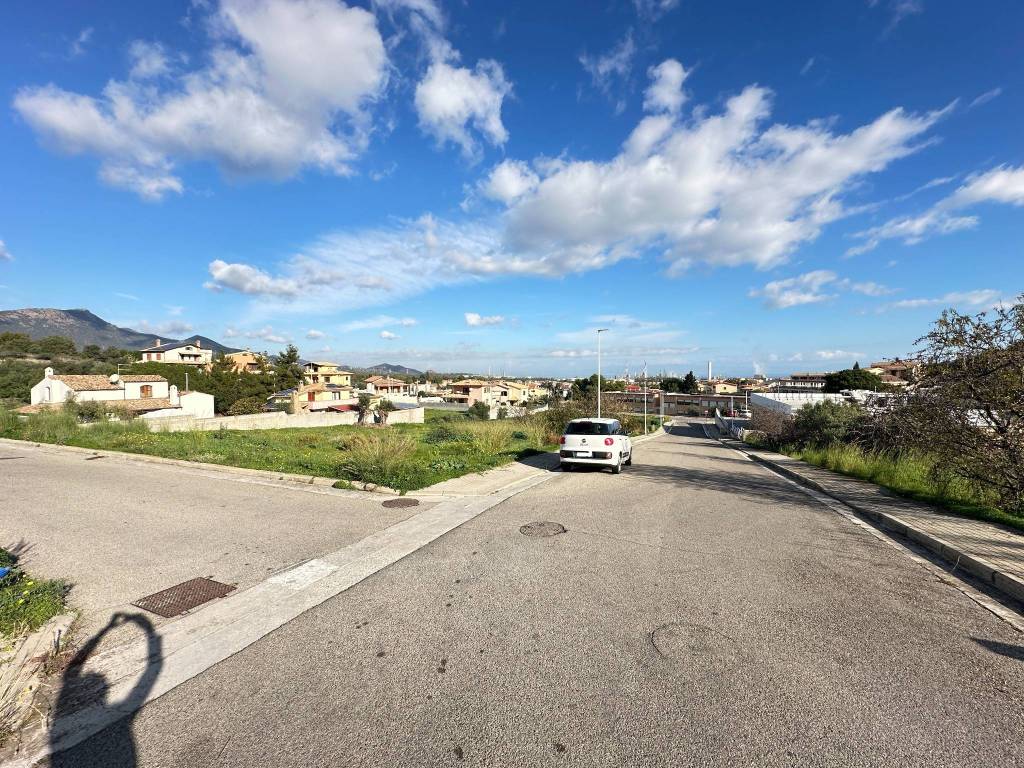 Terreno a Sarroch in Via Niccolò Copernico, 14 - Foto 3