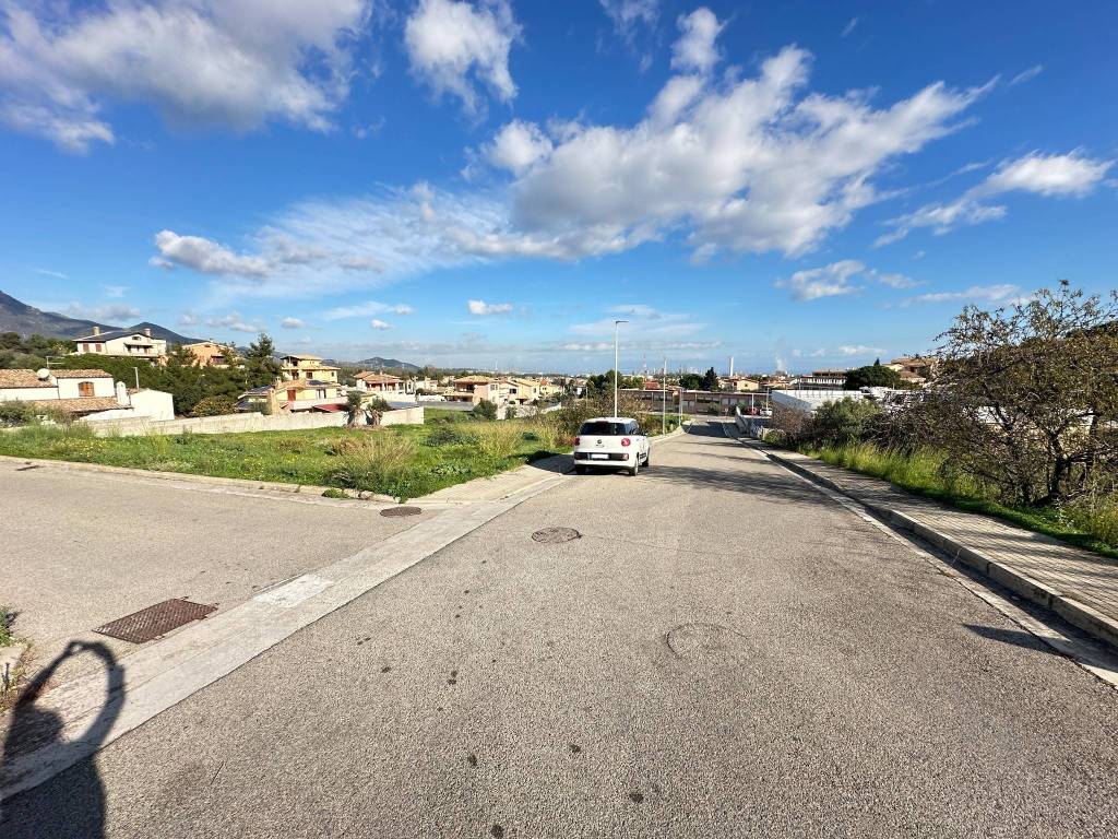 Terreno a Sarroch in Via Niccolò Copernico, 10 - Foto 4