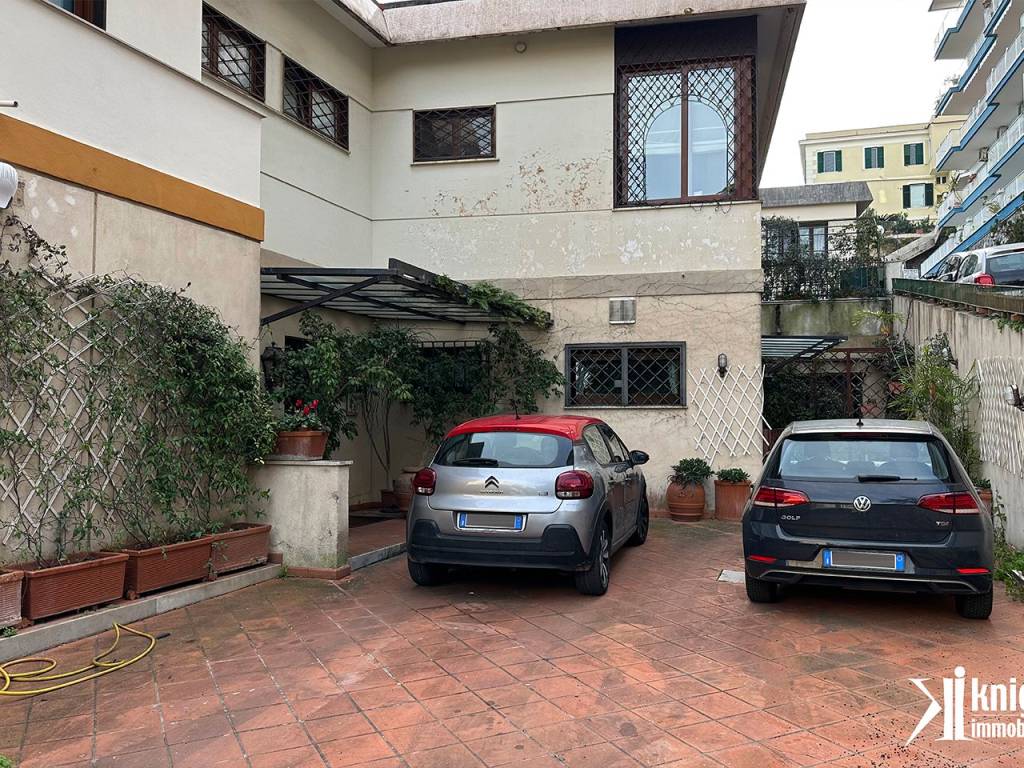 Appartamento a Napoli in Via Francesco Petrarca, 49 - Foto 4