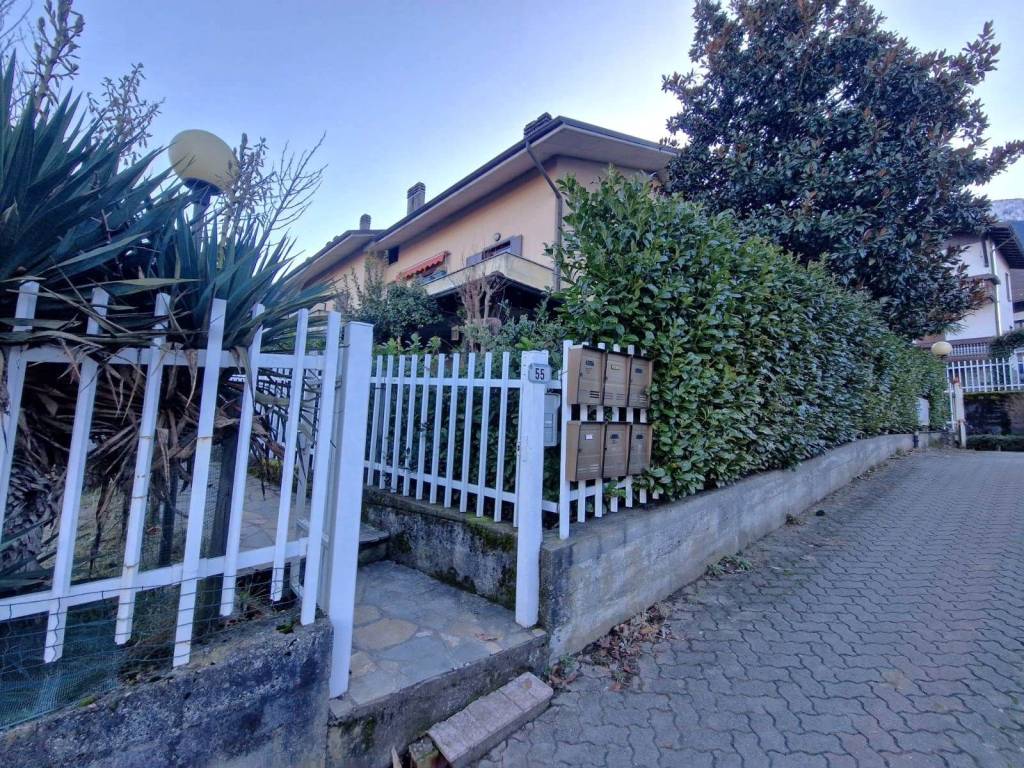 Appartamento a Colico in Via Chiaro , 55 - Foto 2