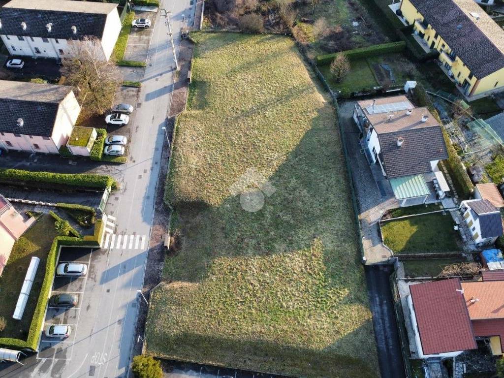 Terreno a Molteno in Via Papa Giovanni XXIII - Foto 2