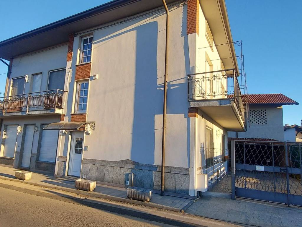 Villa a Cavaria con premezzo in Via Bertolotti, 78 - Foto 4