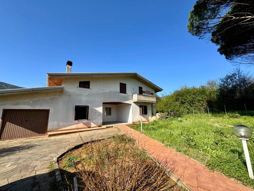 Villa a Ceccano in Via Celleta - Foto 2