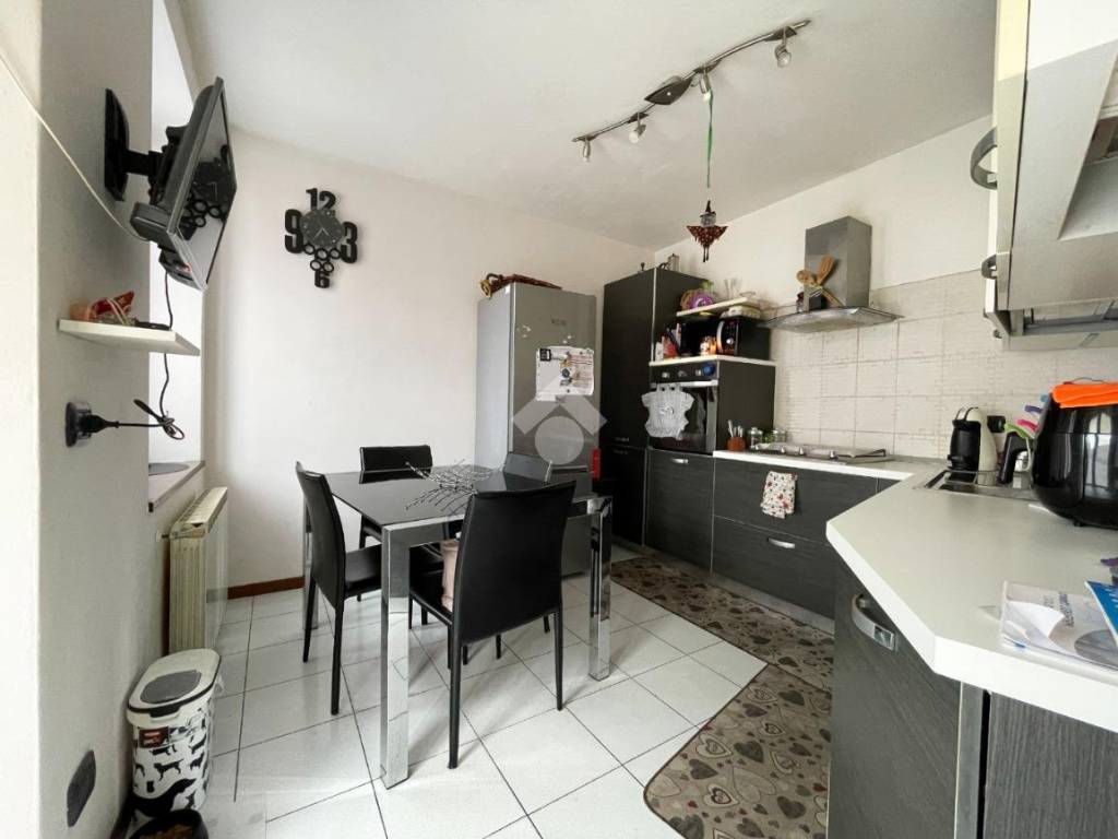 Appartamento a Arcisate in Via Martinelli Foscarini, 38 - Foto 5